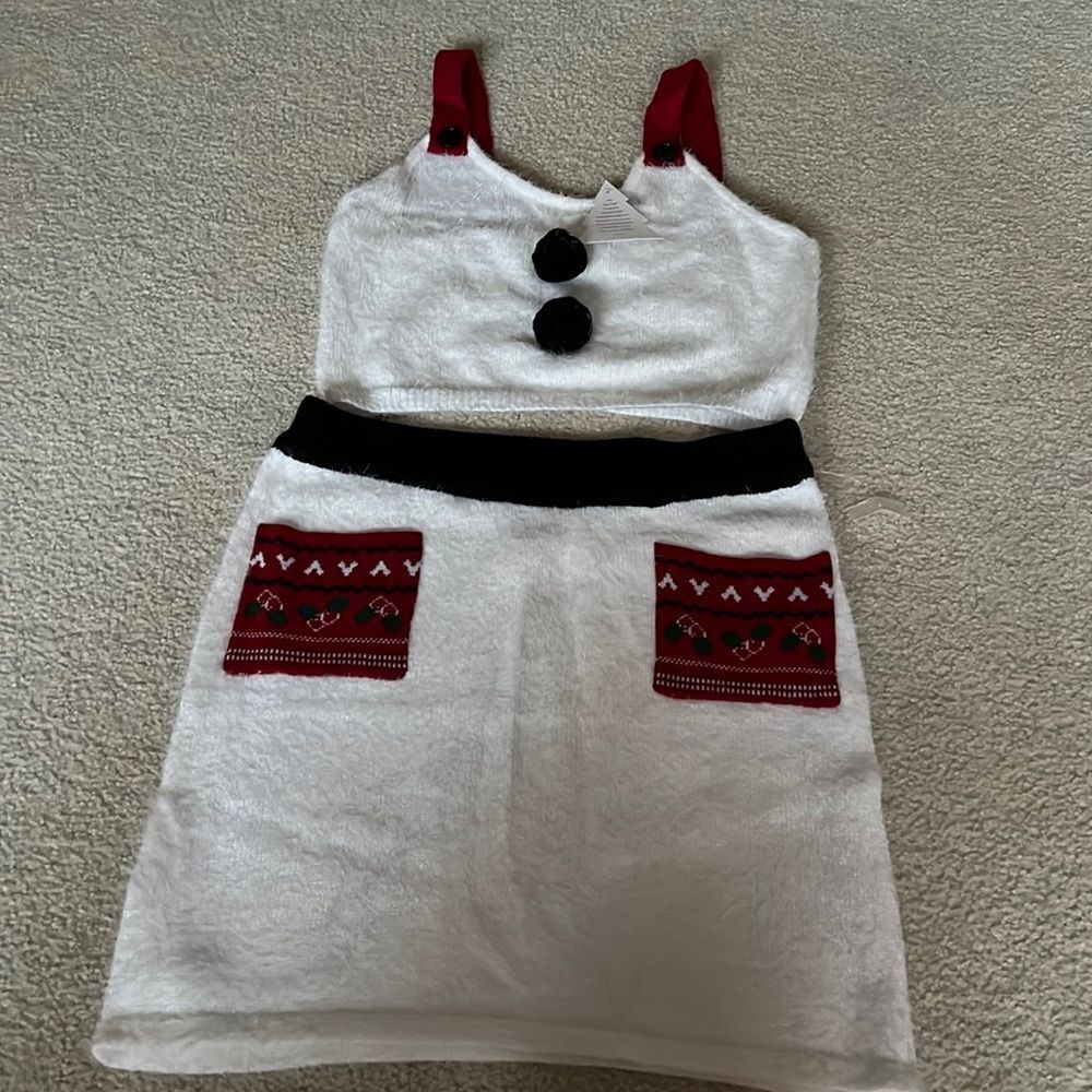 NWT 2 PIECE CHRISTMAS OUTFIT SIZE L
